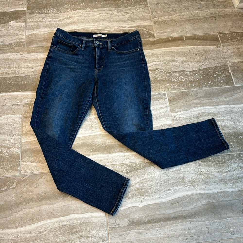 Levi’s 311 Shaping Skinny 30